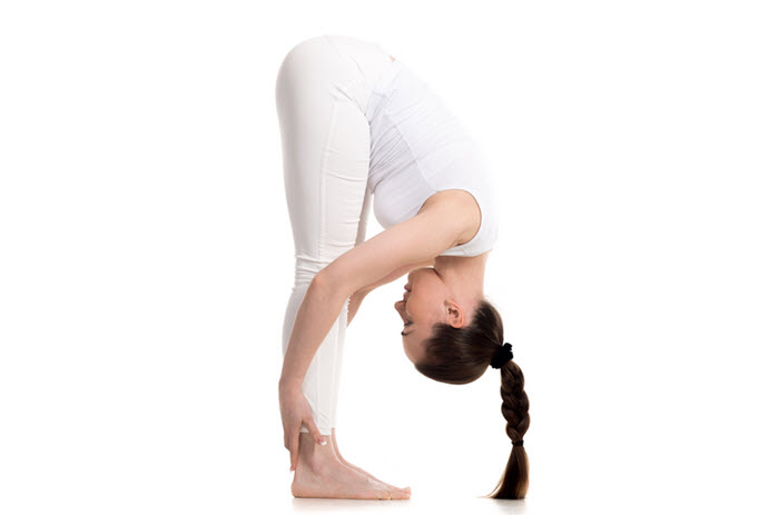 yoga cho người bệnh parkinson tư thế gập người