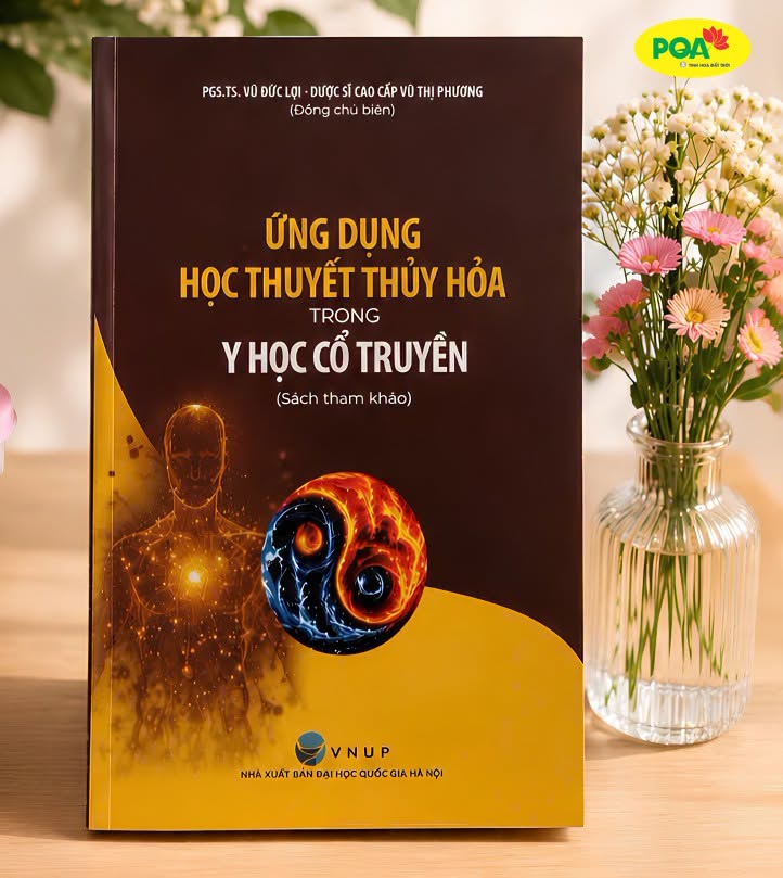 DƯỢC SĨ CAO CẤP VŨ THỊ PHƯƠNG VÀ PGS.TS VŨ ĐỨC LỢI RA MẮT CUỐN SÁCH “ỨNG DỤNG HỌC THUYẾT THỦY HỎA TRONG Y HỌC CỔ TRUYỀN”